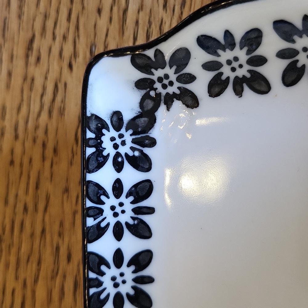 Signature Housewares Black and white Butter dish - Picture 7 of 8